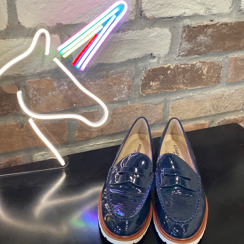 Preppy Vaneli Navy Patton leather penny loafers.  9N